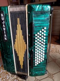 Akordeon Kujawiak 60 basów fajny stan