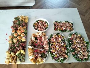 Przekąski, mięsa, salatki