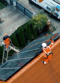 Pracownik techniczny. Zarobki 8-14 tyś.