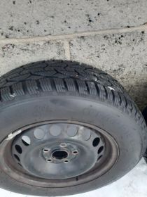 Opony zimowe 195/65 R15 z felgami 5×112