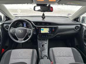 Toyota Auris 1,8 benzyna hybryda