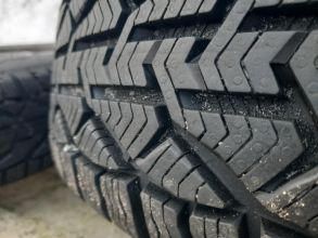 Opony zimowe 195/65 R15 z felgami 5×112.