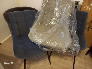 Krzesłka tapicerowane