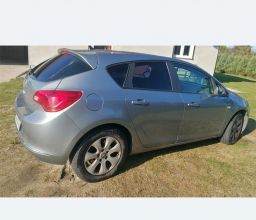 Opel Astra J
