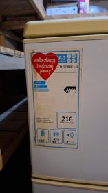 Lodówka Sharp 186 litrów