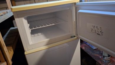 Lodówka Sharp 186 litrów