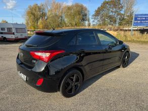 Hyundai i30 1.4 BENZYNA Klimatronik Nawigacja Kamera Ledy
