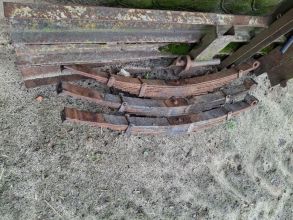 Sprzedam burty do przyczepy d47 i resory