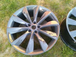 Naprawy lakiernicze ,lakierowanie felg