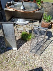 Grill gazowy z blachy nierdzewnej