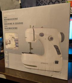 Mini maszyna do szycia Ambiano