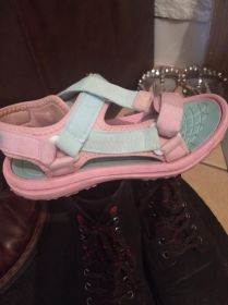 Sprzedam obuwie dla dziecka