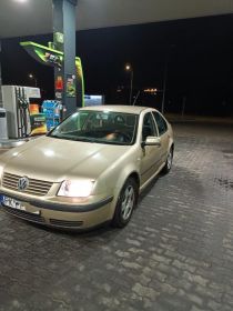 Sprzedam/zamienię Volkswagena Bora 1,6 mpi gaz 2001 rok