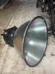 Lampy oprawy oświetlenie przemysłowe