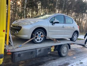 Auto-laweta transport aut maszyn itp