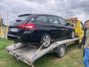 Auto-laweta transport aut maszyn itp