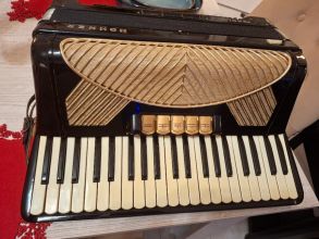 Akordeon Hohner Verdi IV 120 basów, cztery chóry, musette.