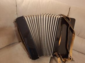 Akordeon Hohner Verdi IV 120 basów, cztery chóry, musette.