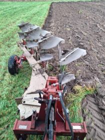 Pług obrotowy 4 goizin