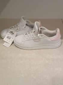 Buty sportowe damskie