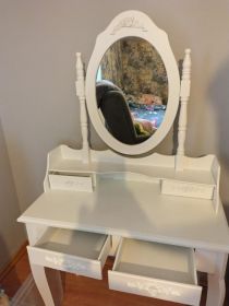 Sprzedam Toaletkę dla dziewczynki