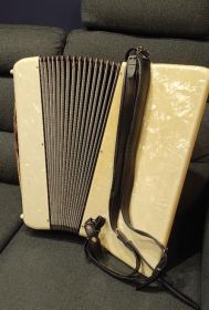 Akordeon hohner verdi lV musette