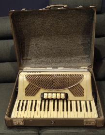 Akordeon hohner verdi lV musette