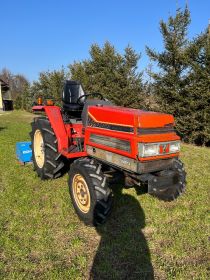 Sprzedam Yanmar f215