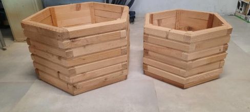 Sprzedam dwie doniczki drewniane surowe nie pomalowane