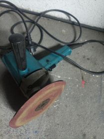 Szlifierka tarczowa Makita -180 mm