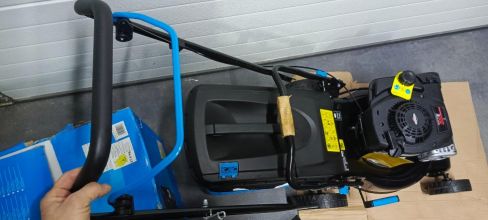 Nieużywana kosiarka spalinowa