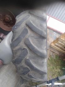 Sprzedam dwie opony 360/70 R24