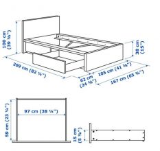 łóżko z materacem