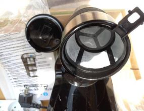 Ekspres do kawy z kubkiem termicznym