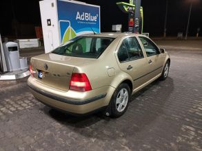Sprzedam/zamienię Volkswagena Bora 1,6 mpi gaz 2001 rok