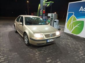 Sprzedam/zamienię Volkswagena Bora 1,6 mpi gaz 2001 rok