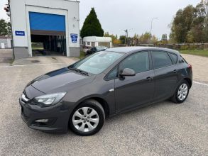 Opel Astra 1.4 BENZYNA Klimatronik Nawigacja Tempomat Ledy