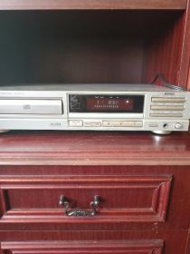 Odtwarzacz CD Technics SL P 277A