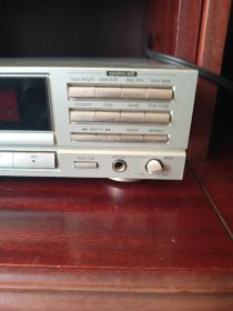 Odtwarzacz CD Technics SL P 277A