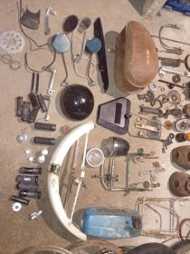 Sprzedam części widoczne na zdjęciu