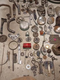 Sprzedam części widoczne na zdjęciu