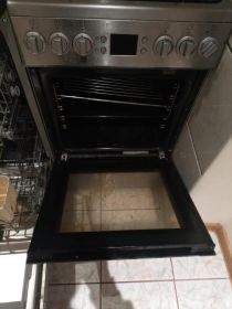 Sprzedam kuchnie gazową z piekarnikiem elektrycznym