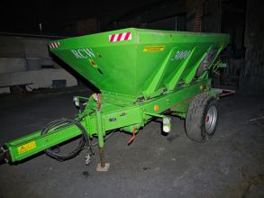 Rozsiewacz wapna i nawozu Rcw 3000 Piast