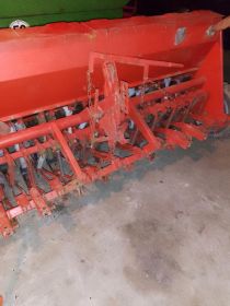 Sprzedam siewnik poznaniak na docisku z1988r