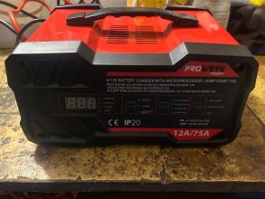 Prostownik z rozruchem