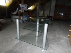 Sprzedam stolik szklany pod telewizor