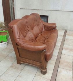 Sprzedam sofe ze skóry i z litego drzewa