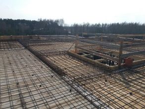 Szalowanie, zbrojenie, zalewanie stropów