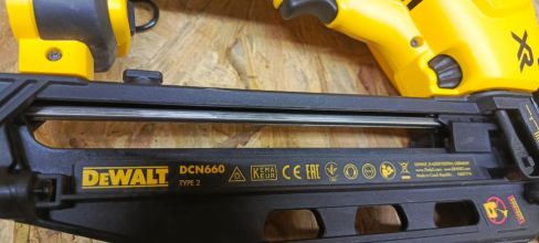 Powystawowa gwozdziarka DeWalt