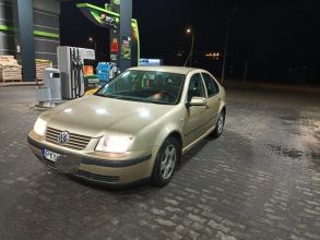 Sprzedam/zamienię Volkswagena Bora 1,6 mpi gaz 2001 rok